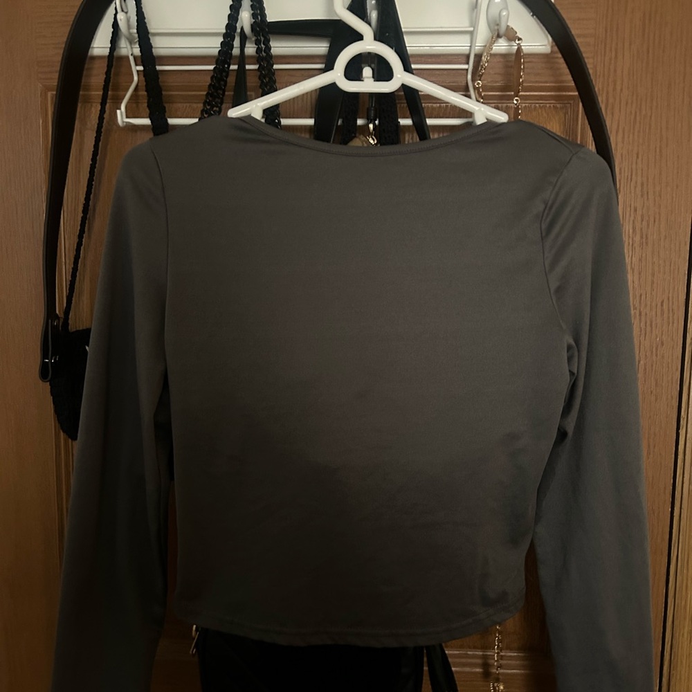 Women's Gray Long Sleeve Backless Top